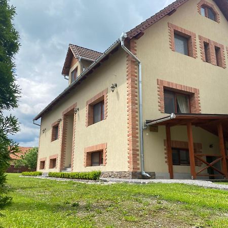 Hotel Grádics Panzió Siculeni Exterior foto