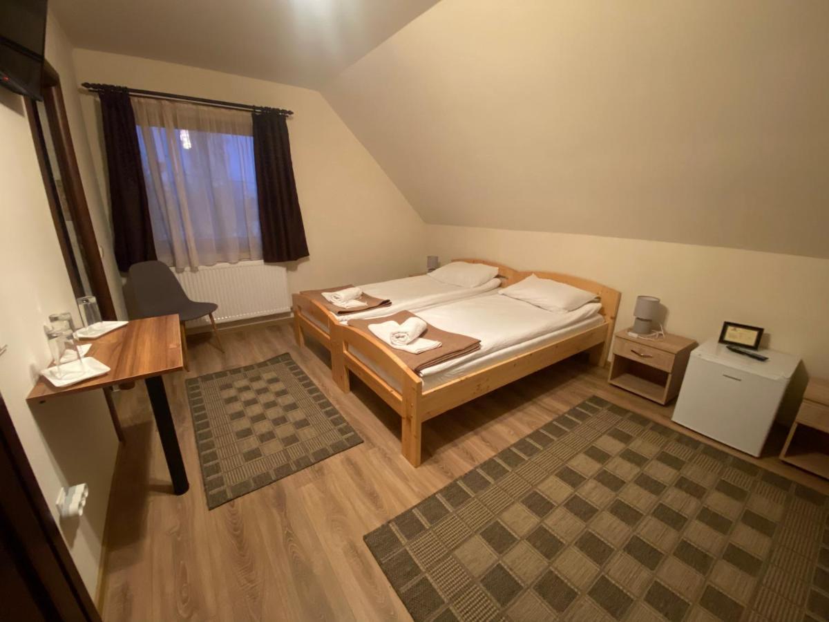 Hotel Grádics Panzió Siculeni Exterior foto